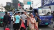 মহাখালীতে বকেয়া বেতনের দাবিতে নাসা গ্রুপের শ্রমিকদের সড়ক অবরোধ