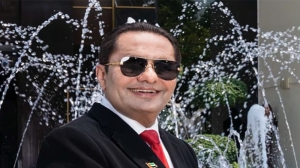 বস্তিতে জন্ম নেওয়া সেই ছেলেটি এখন দুবাইয়ে ২০ হাজার কোটির মালিক